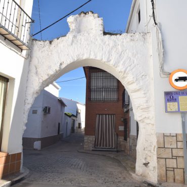 Arco de la Villa de Santa Cruz de la Zarza | Ruta del Vino de Ucles