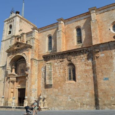 Iglesia de la Asunción en Roa de Duero Turismo | El Origen del Vino