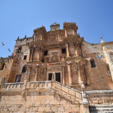 Enoturismo Ribera del Duero | Iglesia de Santa Maria en Gumiel de Izan Turismo