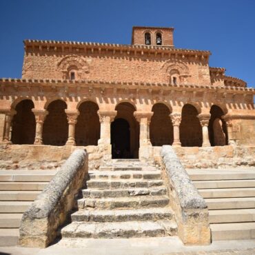 Iglesia de San Miguel en San Esteban del Gormaz Turismo | El Origen del Vino